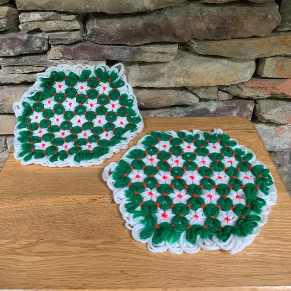 VTG 2 Crochet Christmas Trivets Hot Pads Table Linens Doilies Handmade Cottage - Picture 5 of 8